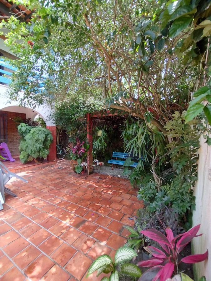 Aloha Hostel Кабу-Фриу Экстерьер фото
